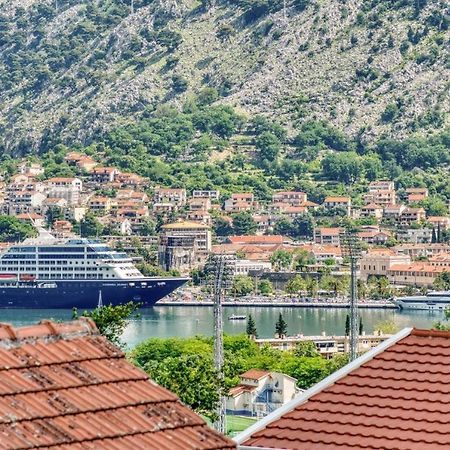 Underhill Royal View Villa Kotor Ngoại thất bức ảnh