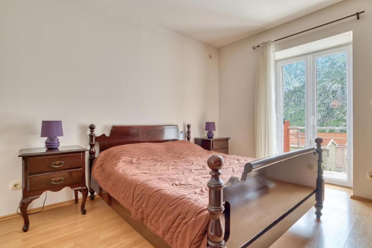 Underhill Royal View Villa Kotor Ngoại thất bức ảnh
