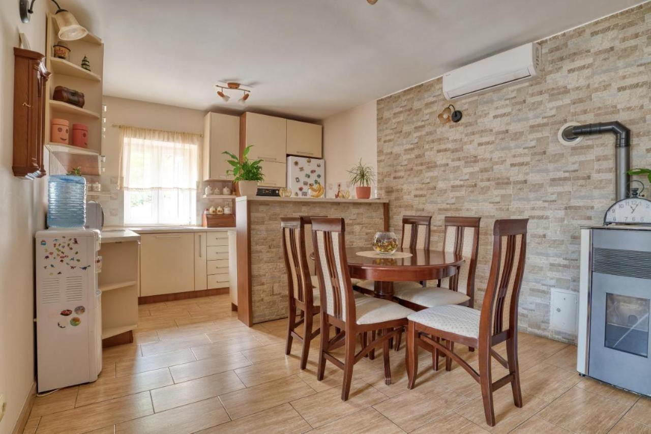 Underhill Royal View Villa Kotor Ngoại thất bức ảnh