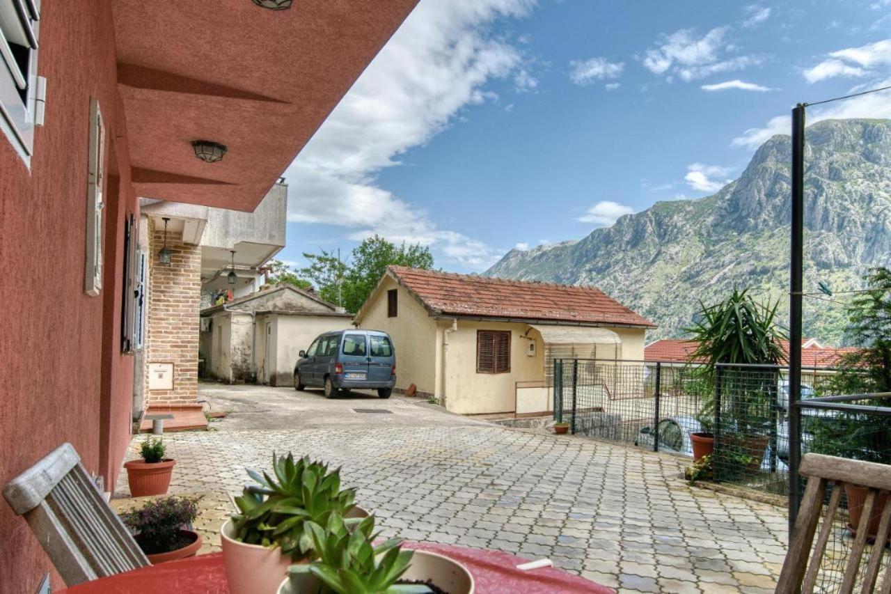 Underhill Royal View Villa Kotor Ngoại thất bức ảnh