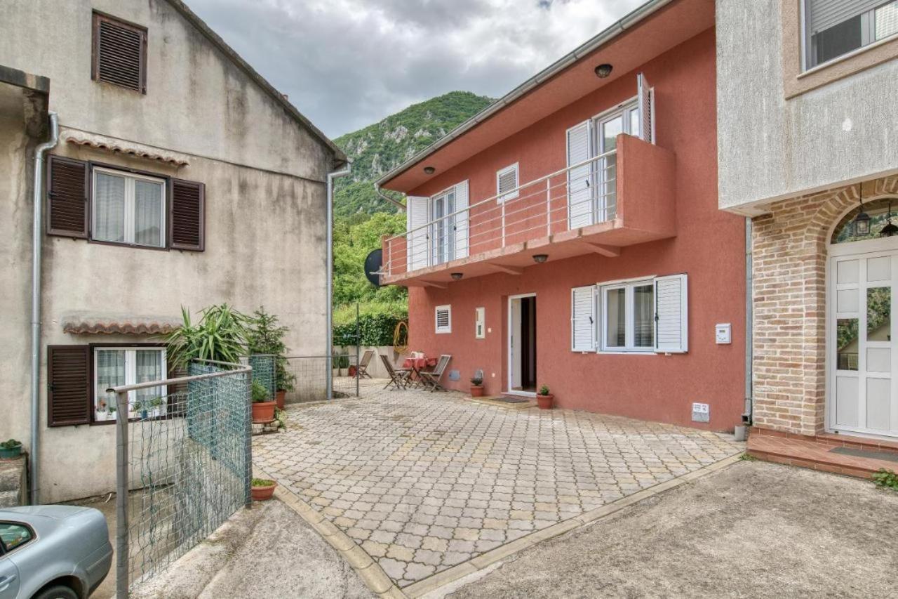 Underhill Royal View Villa Kotor Ngoại thất bức ảnh