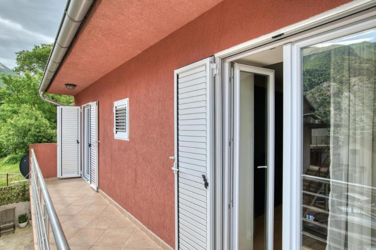 Underhill Royal View Villa Kotor Ngoại thất bức ảnh
