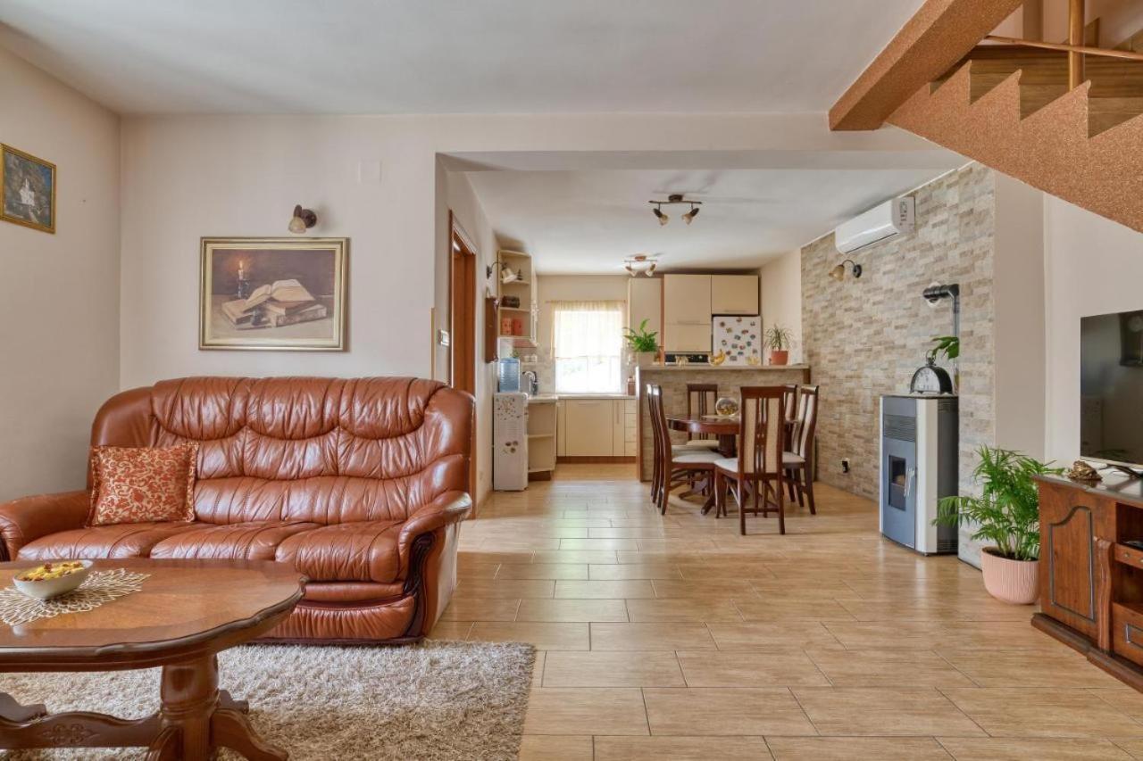 Underhill Royal View Villa Kotor Ngoại thất bức ảnh