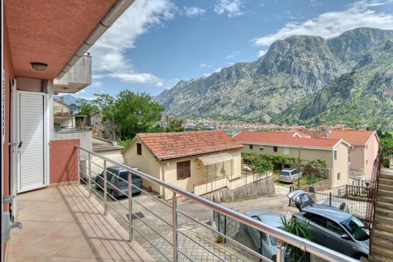 Underhill Royal View Villa Kotor Ngoại thất bức ảnh
