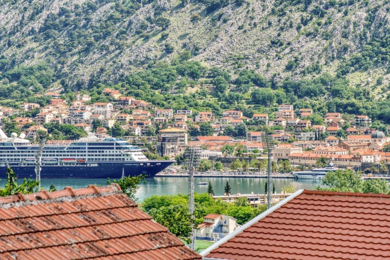 Underhill Royal View Villa Kotor Ngoại thất bức ảnh