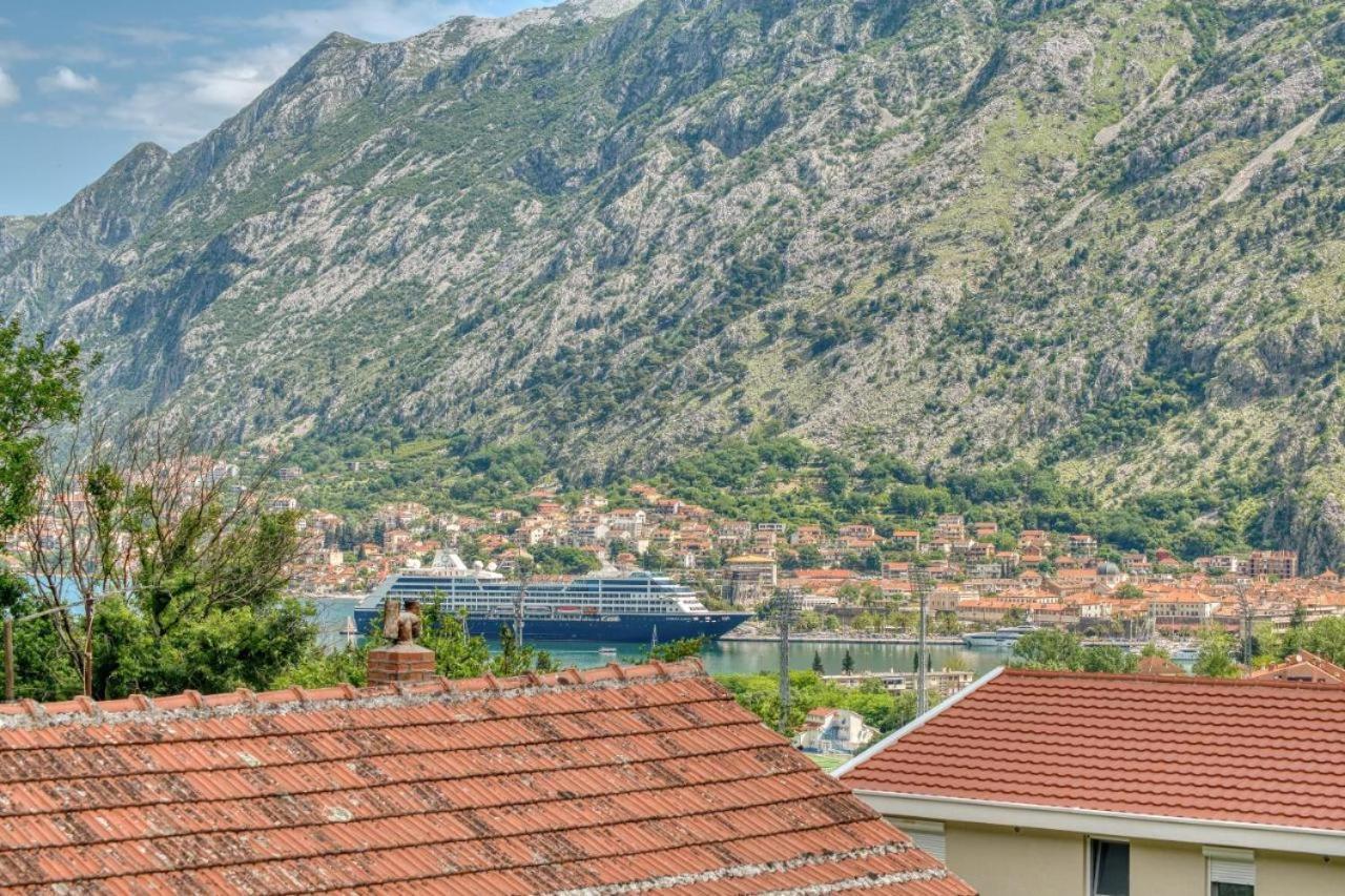 Underhill Royal View Villa Kotor Ngoại thất bức ảnh